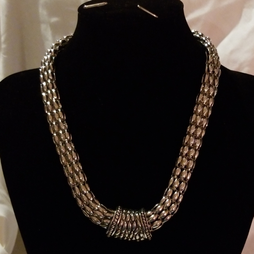 necklace with magnetic closure